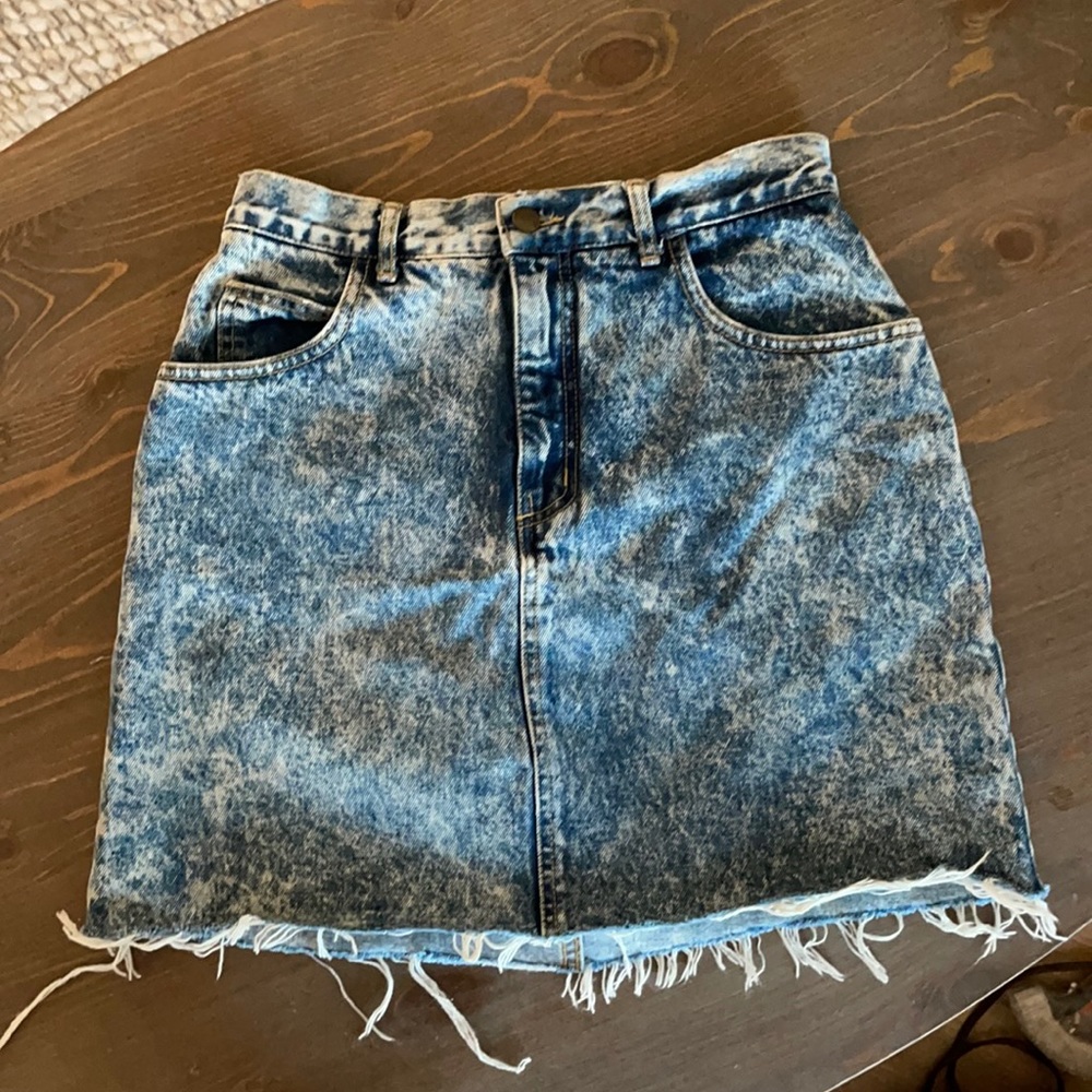 Size 32 Guess  By Marciano Acid Wash Denim Mini skirt